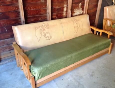 Cowboy- Wagon-wheel COUCH from the 50’s