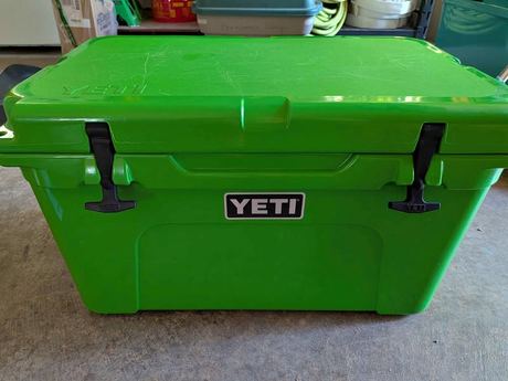Yeti Tundra 45 Cooler (canopy green)